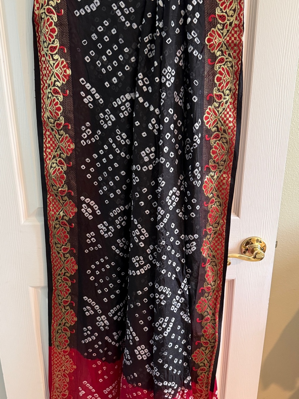 Khaadi Pakistani Desi 3 piece embroidered kurta shirt, duppata scarf and shalwar - Picture 11 of 15